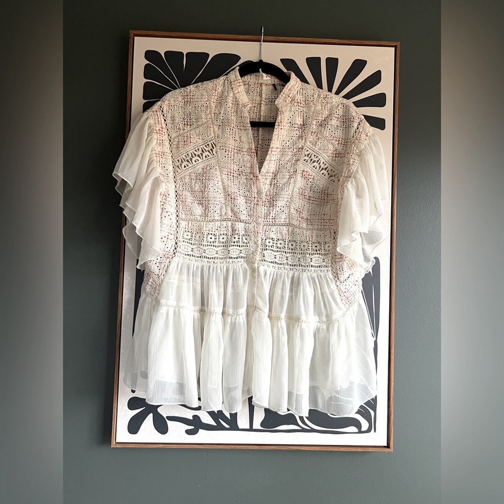 NWOT Anthropologie Akemi + Kin Ruffle Sheer top Size Medium